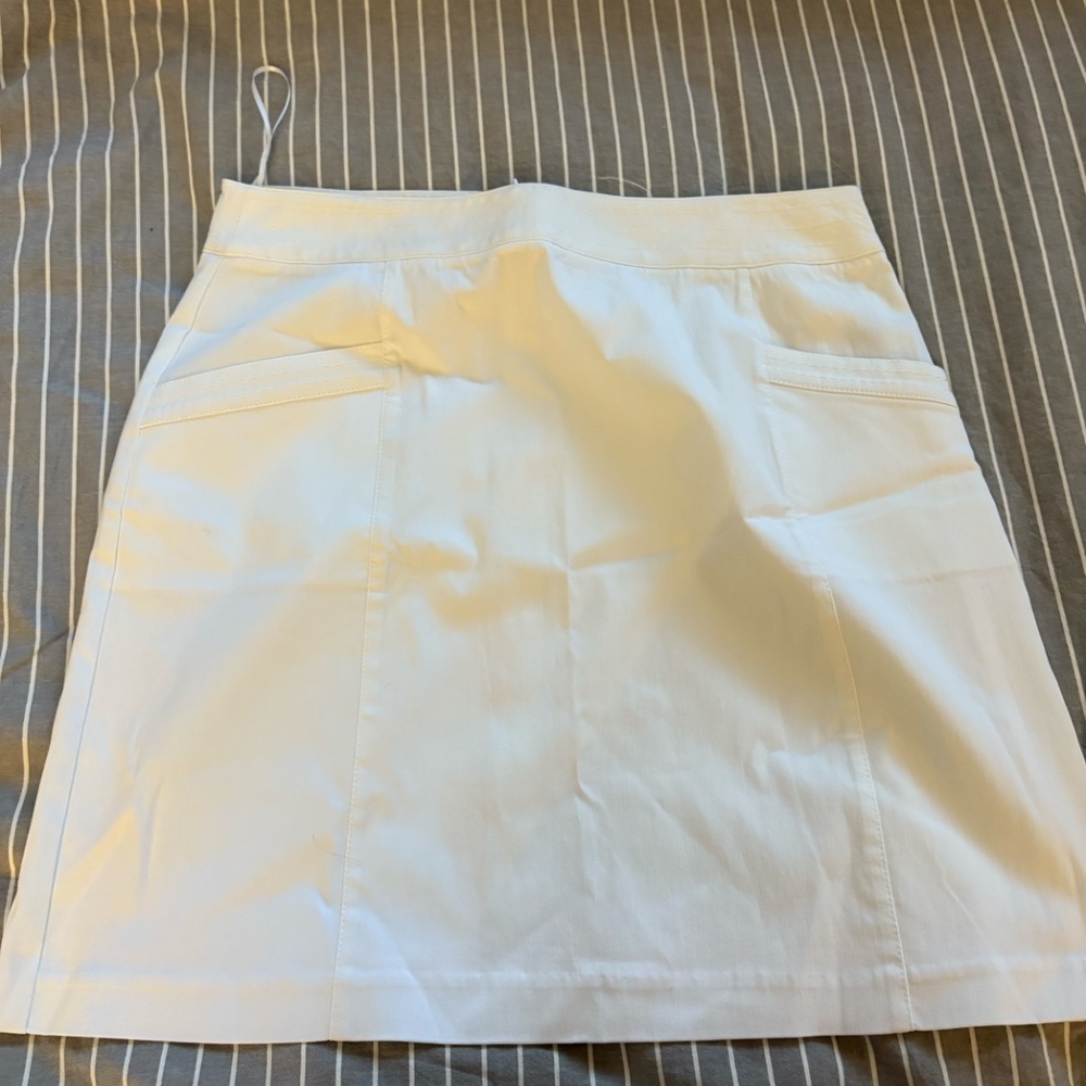 LUXURY FIND Women's Size 12 J.McLaughlin White Skirt